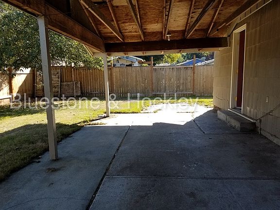 5th image of 5036 SE Mason Ln