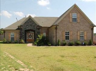 30 Sunny Cv, Oakland, TN 38060