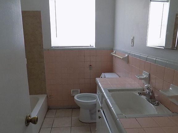 5th image of 7732 Claremont Dr