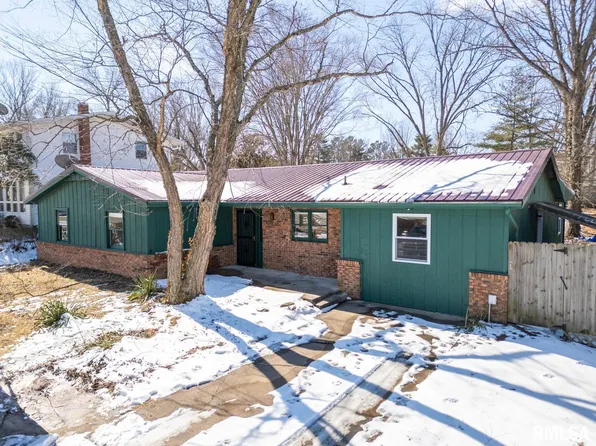 116 N Lark Ln, Carbondale, IL 62901