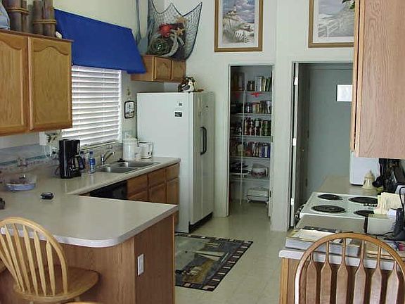 5th image of 705 E Jasmine Street