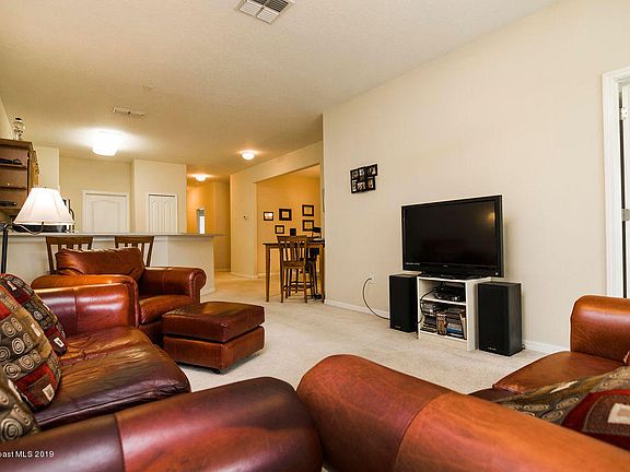 3rd image of 3118 Vallejo Way