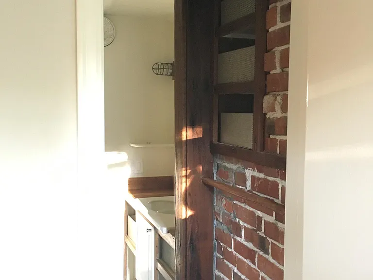 Throckmorton Ave — Photo 11