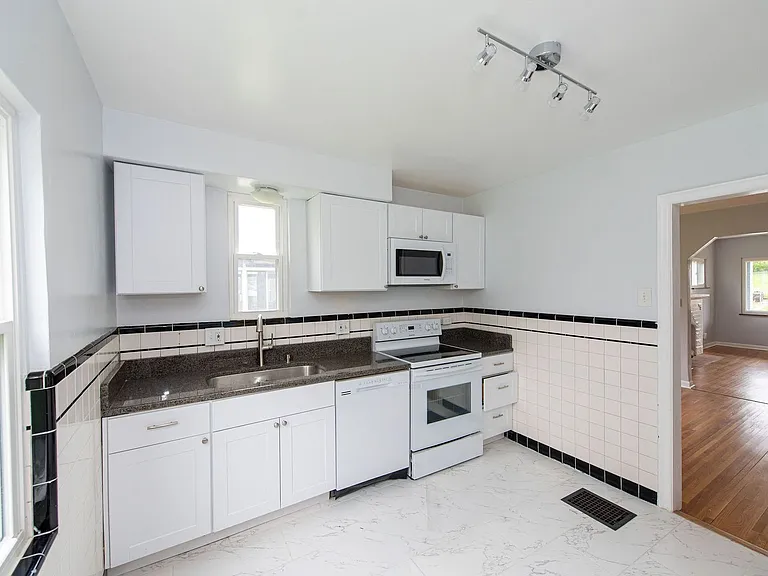 5273 Ponce Ln — Photo 14
