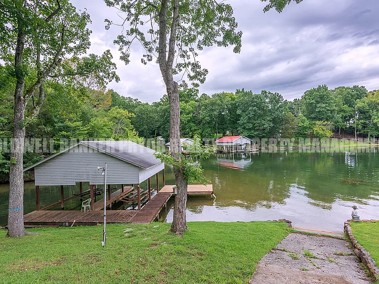 165 Lakeshore Ct — Photo 50
