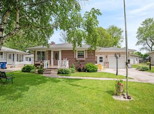 147 Kings Blvd, Sparta, MI 49345