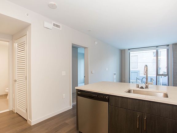 4th image of 103 Polk St #213