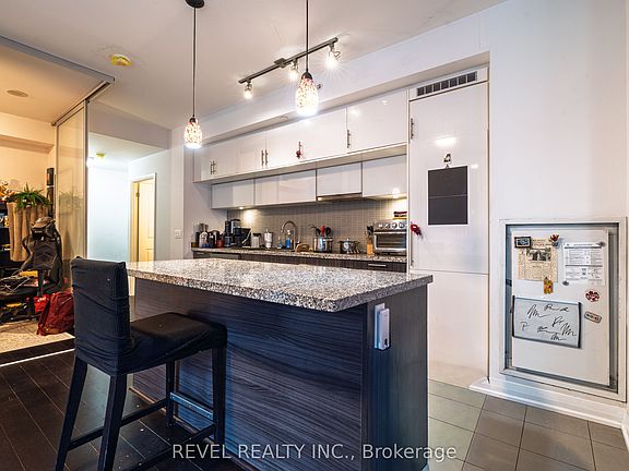 3rd image of 8 Mercer St #405