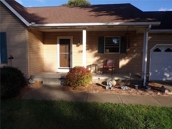 3rd image of 948 Greenfield Dr