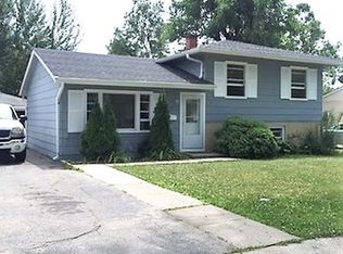 1853 Redwood Ave, Hanover Park, IL 60133