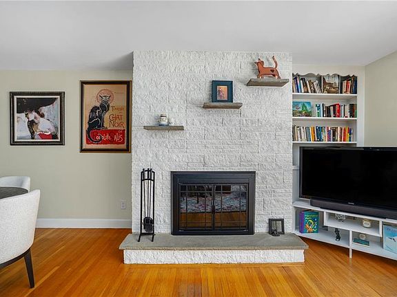 5th image of 38 Baldino Dr