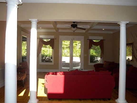 5th image of 4297 Southern Pines Dr