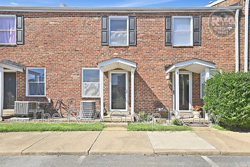 3 bed, 1.5 bath, 954 sqft, $1,695 — Photo 1