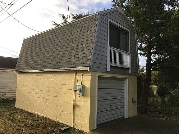 5th image of 4426 N Main St