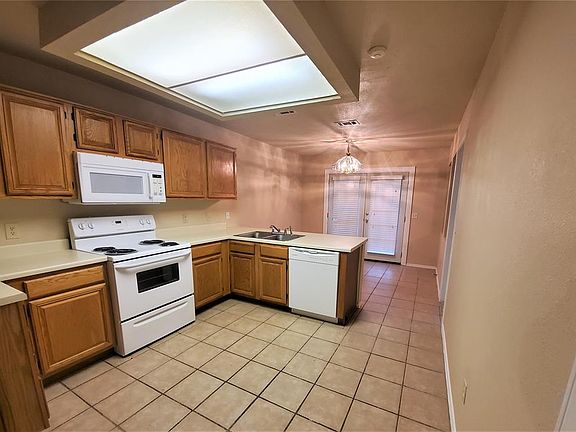 3rd image of 1322 Boyd St #F