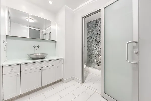 Rented by Douglas Elliman | media 16