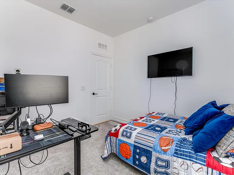 1304 Starling St — Photo 23