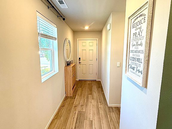 4th image of 692 Simon St
