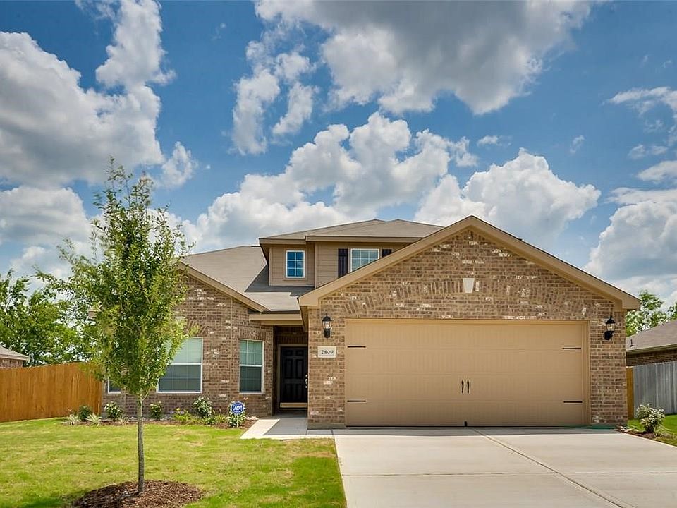 1st image of 215 Silver Leaf Dr