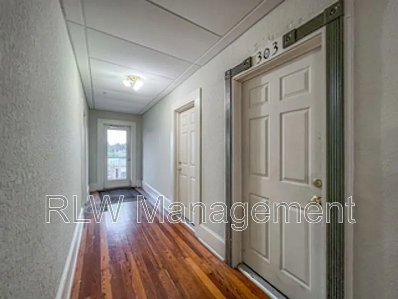11 N Central Ave #303