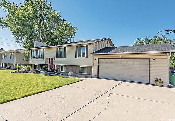 2nd image of 1021 E Buchnell Dr