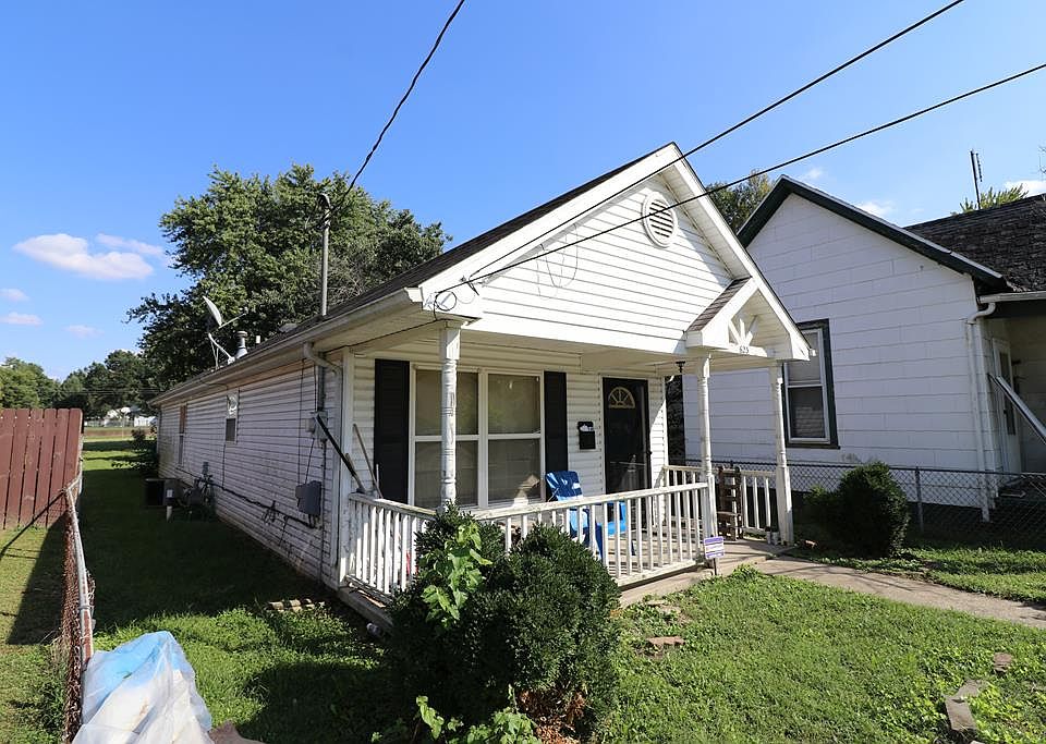 1st image of 623 Poplar St