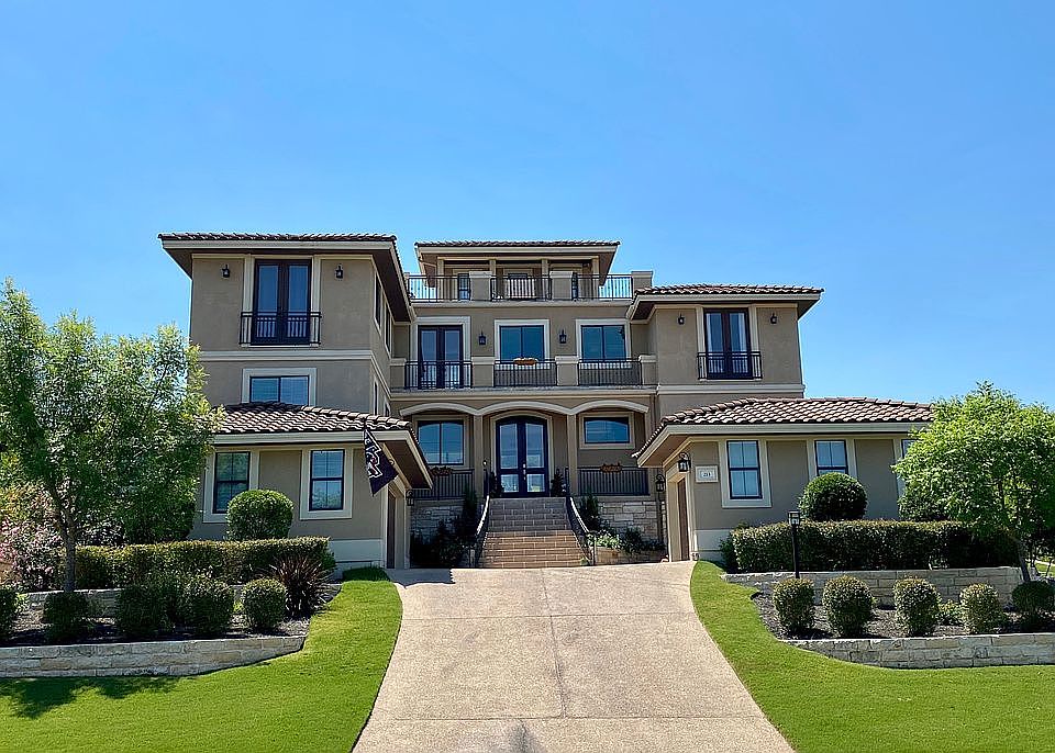 1st image of 213 Golden Bear Dr