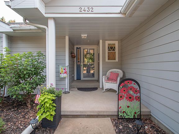 3rd image of 2432 Pueblo Dr