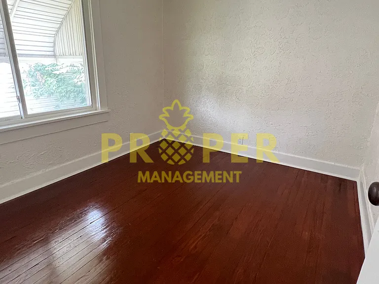 827 Randolph St — Photo 9