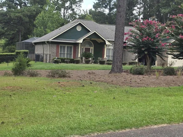 136 Village Ct, Hamilton, GA 31811