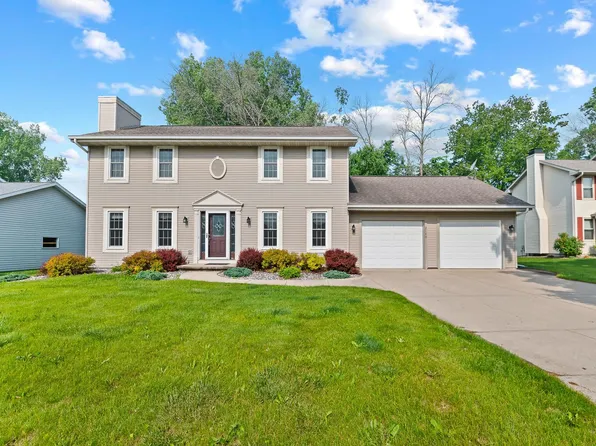 2140 Crestwood Springs Dr, Green Bay, WI 54304