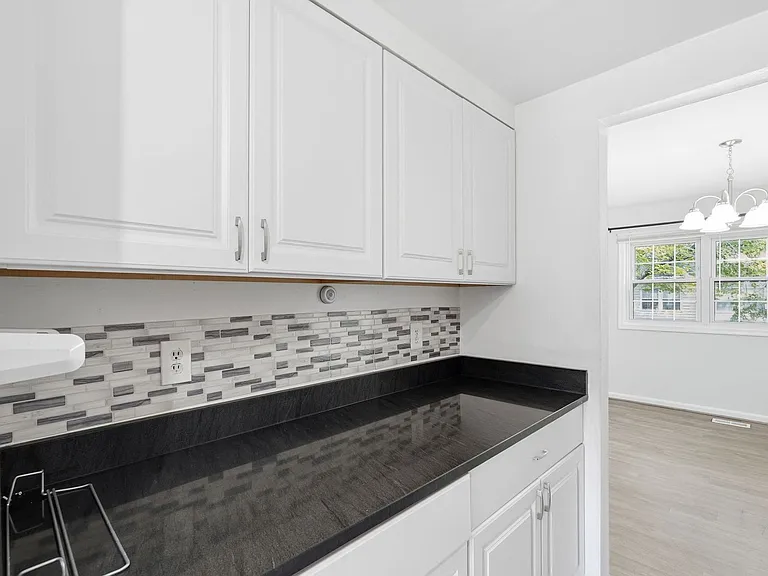 9178 Laurelwood Ct — Photo 16