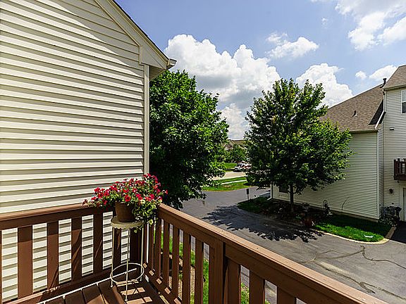 3rd image of 839 Summit Creek Dr