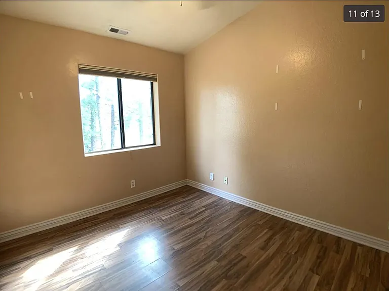 1477 E Turney Dr — Photo 11
