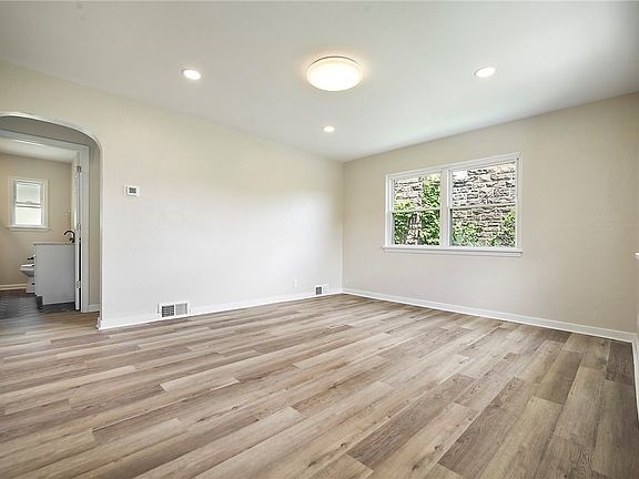 2nd image of 7957 Aber Rd