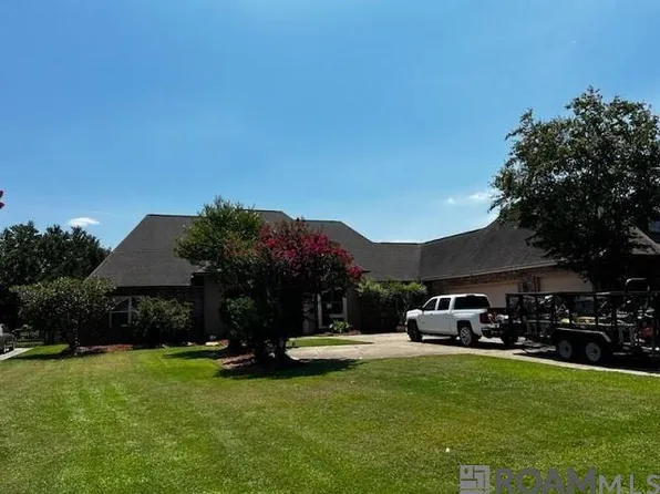 8587 Wyeth Dr, Denham Springs, LA 70706