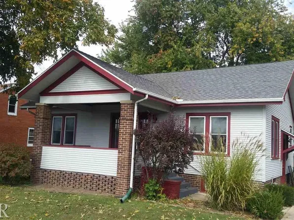 307 W Cleveland Ave, Heyworth, IL 61745