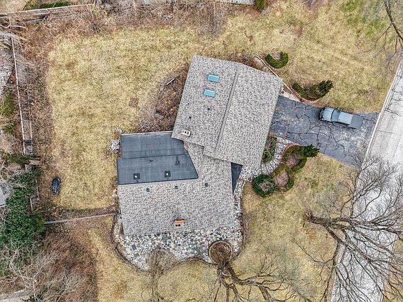 3rd image of 1960 Hillside Dr