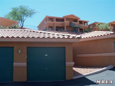 1 CAR GARAGE  INCLUDED !