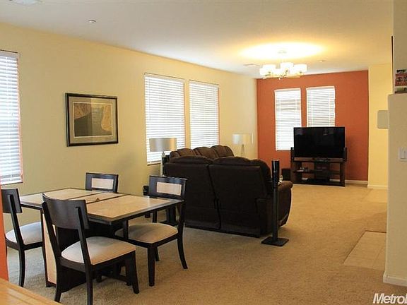 3rd image of 2508 Cottage Pointe Dr
