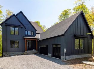 14 Saint Georges Ct, Huntsville, ON P1H 1B1