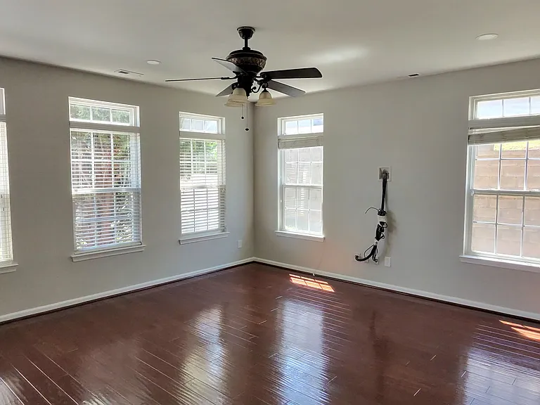 635 School House Ln — Photo 22