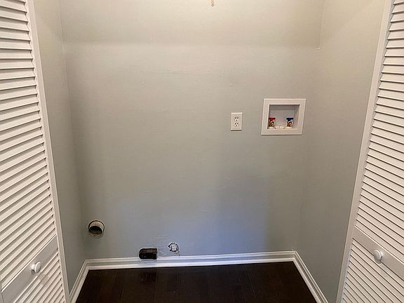 4th image of 7621 Lancashire Dr