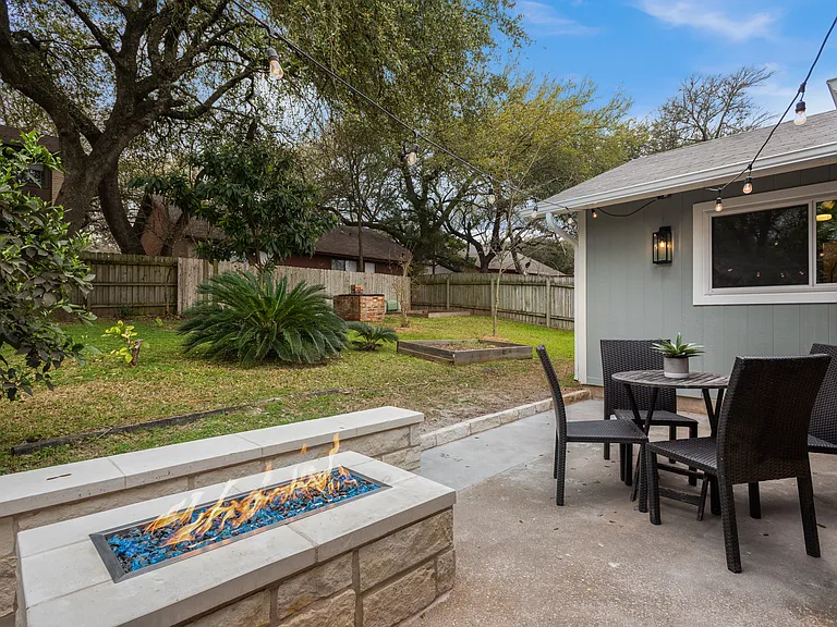 1005 Speer Ln — Photo 30