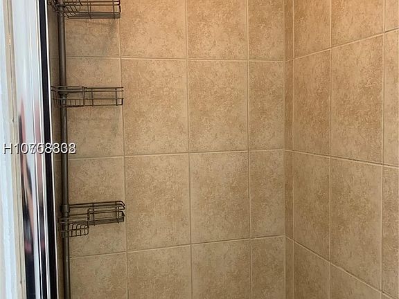 5th image of 1200 NE 105th St APT 34