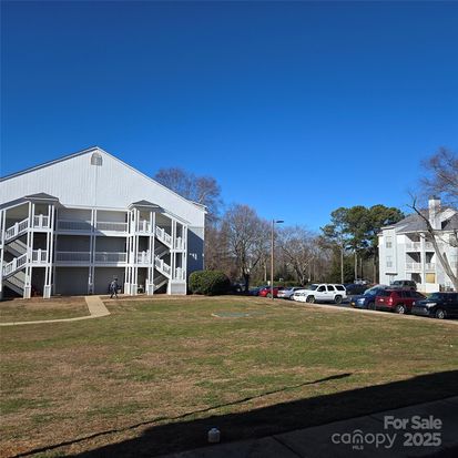 14 Hamiltons Bay Ct #528, Clover, SC 29710