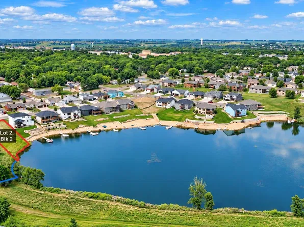 509 E Lakeview Dr, Brandon, SD 57005