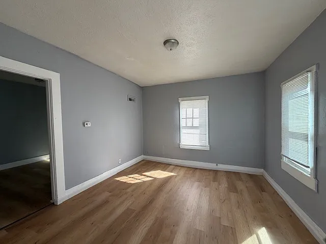 317 Commercial St — Photo 10