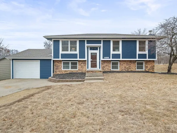 6688 NW 51st St, Johnston, IA 50131