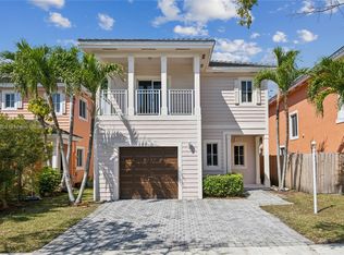 372 NE 35th Ave, Homestead, FL 33033